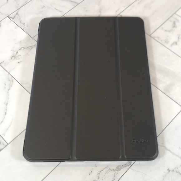 Other - NWT iPad Cover Case 10.8" for iPad Pro 11 Black New With Tags